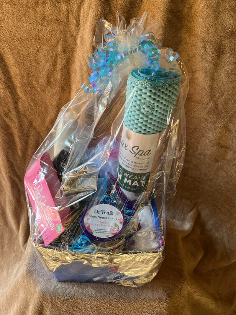 Raffle prize #6: Pampering basket with soaps, salt, scrubs
